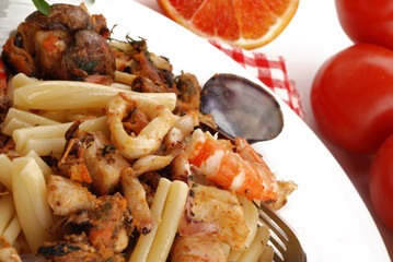 PIATTO DI PASTA CON PESCE 1