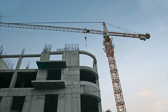 hoisting-crane