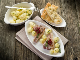 lamb rib with redcurrand and potatoes-costolette agnello e ribes