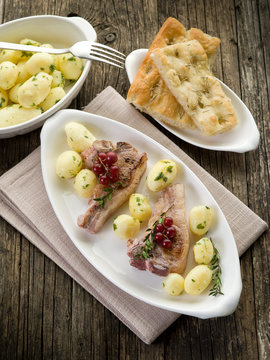 lamb rib with redcurrand and potatoes-costolette agnello e ribes