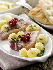 lamb rib with redcurrand and potatoes-costolette agnello e ribes