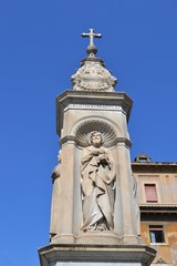 Fototapeta na wymiar Isola Tiberina - Obelisk św Bartłomieja