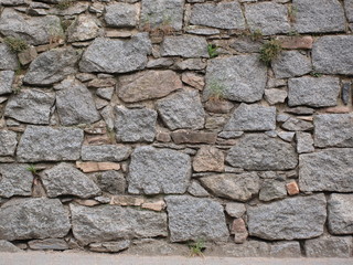 Natursteinwand