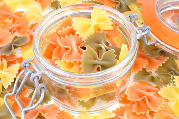 Des farfalles aux légumes