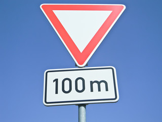 Vorfahrt beachten!