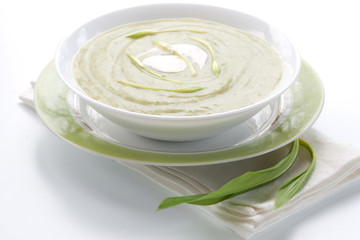 Spring ramson soup