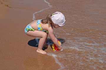 The child at the sea