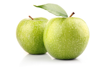 Ripe green apple fruits with leaf isolated