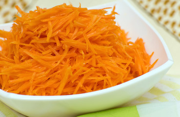 Тертая морковь с растительным маслом