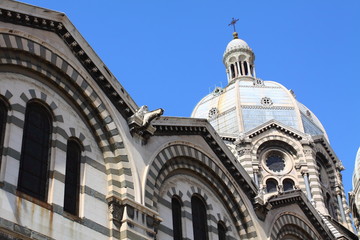 Fototapeta premium Notre-Dame de la Garde basilica in Marseille, France