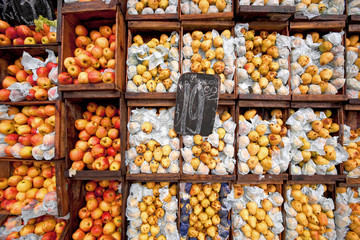 Mercado de frutas en una calle de Montevideo, Uruguay.