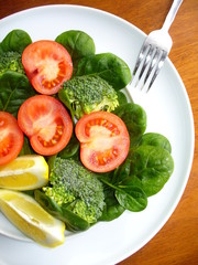 Salad with broccoli,spinach and tomatoes