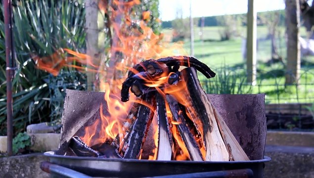 video grillen mit holz II