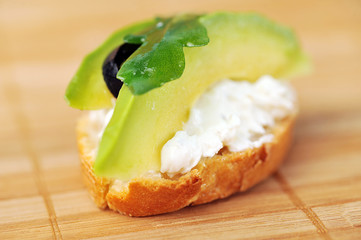 sandwich of toasted bread