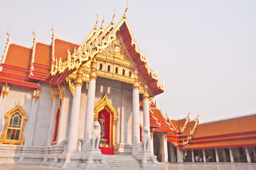 Fototapeta premium Curch of Wat Benchamabopit tilted