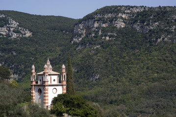 Fototapeta na wymiar Church in mountains