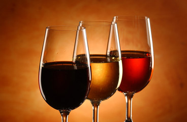 Verre de vins rouge rosé blanc