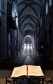 bibel im wormser dom