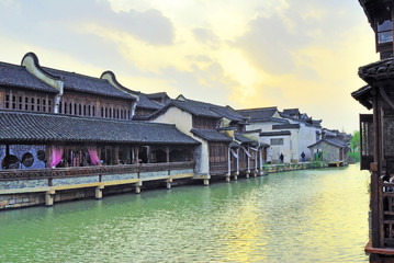 Obraz premium China, Jangsu, sunset at the Xizha ancient village