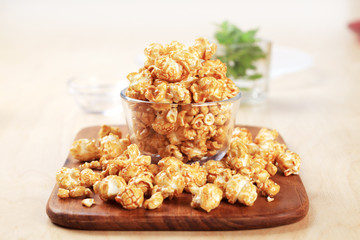 Caramel corn