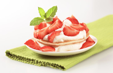 Pancakes with quark and strawberries