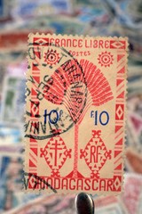 timbres - France Libre - Madagascar - 10 francs - philatélie France