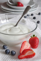 Sommerfrühstück mit Joghurt