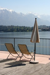 Liegestühle am Comer See
