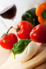 Mozzarella und Basilikum