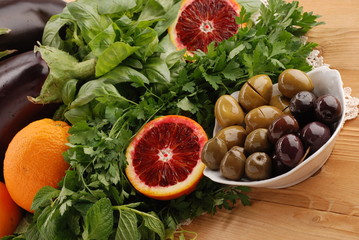 FRUTTA OLIVE ORTAGGI E AROMI