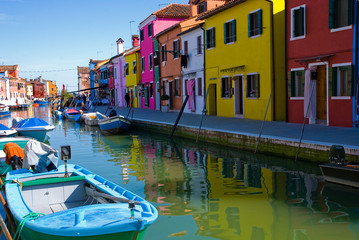 Fototapeta na wymiar Wenecja, Burano wyspa canal