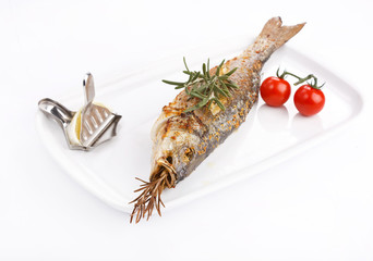 fish with lemon and cherry tomatoes