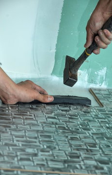Ajuster le parquet flottant