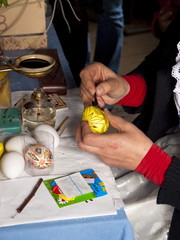 malowanie pisanek © petroos