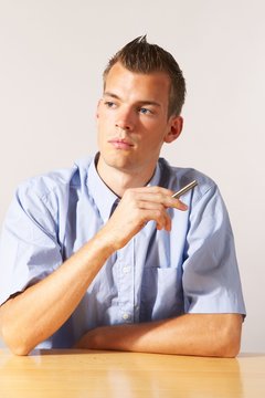 studyMann, buch, lernen, lesen, studieren, Tisch, Stift,  lesend