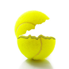 pallina da tennis aperta
