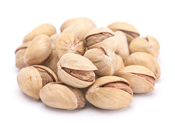 Dry salted pistachio
