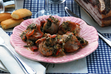 Rollo de pavo con tocino