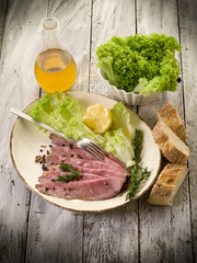 roast beef with green salad