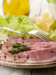 roast beef with green salad