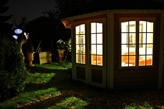 Pavillon bei Nacht