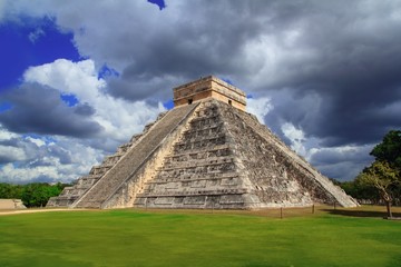 Chichen Itza Kukulkan Mayan pyramid Mexico
