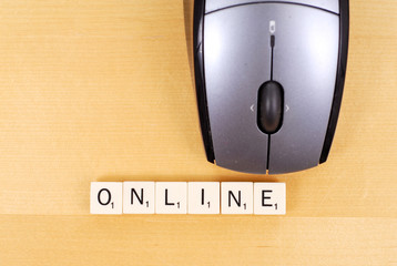 Online Concept with Word Tiles and Computer Mouse