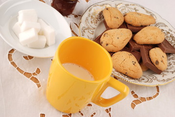 LATTE E BISCOTTI 2