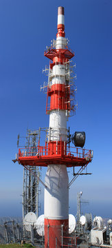 Pyl&ocirc;ne de t&eacute;l&eacute;communications