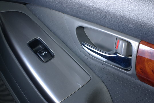 Car door handle with window control