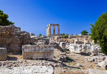 Obraz premium Ruins of temple in Corinth, Greece