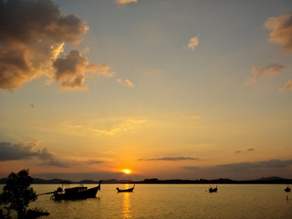 Fototapeta na wymiar Sunset sea