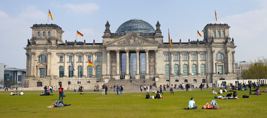 Fototapeta na wymiar Reichstag w Berlinie