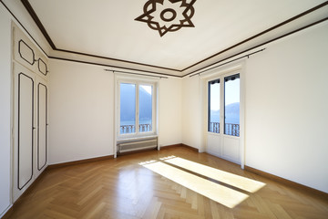 empty room, nobody inside